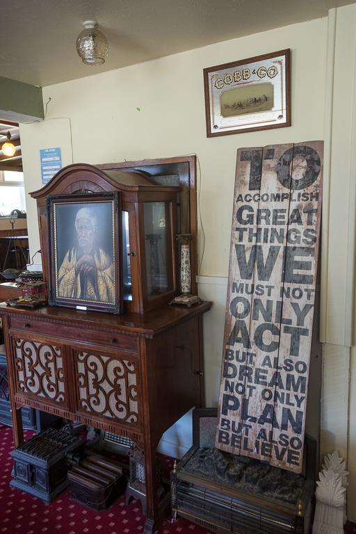 Otira Stagecoach Hotel Exterior foto