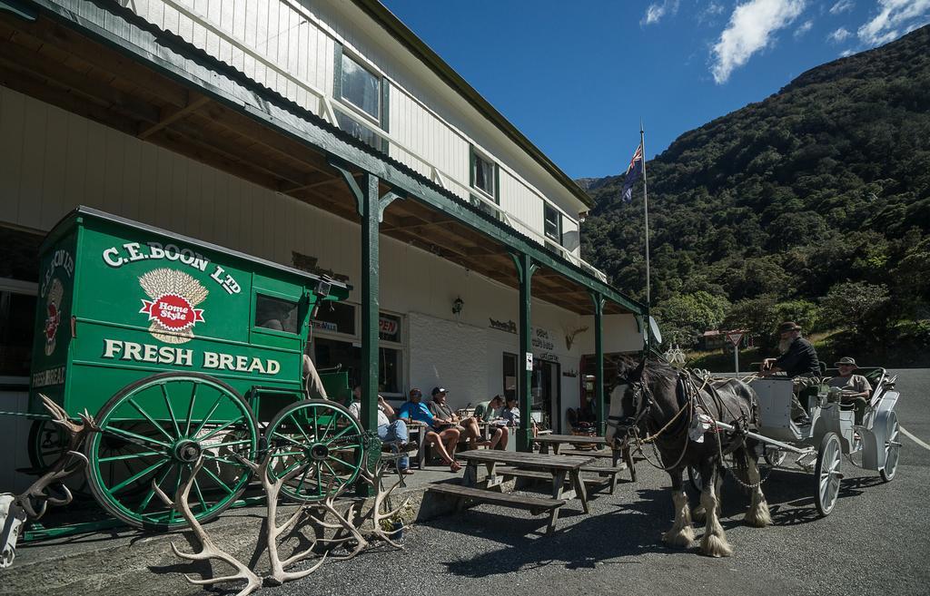 Otira Stagecoach Hotel Exterior foto